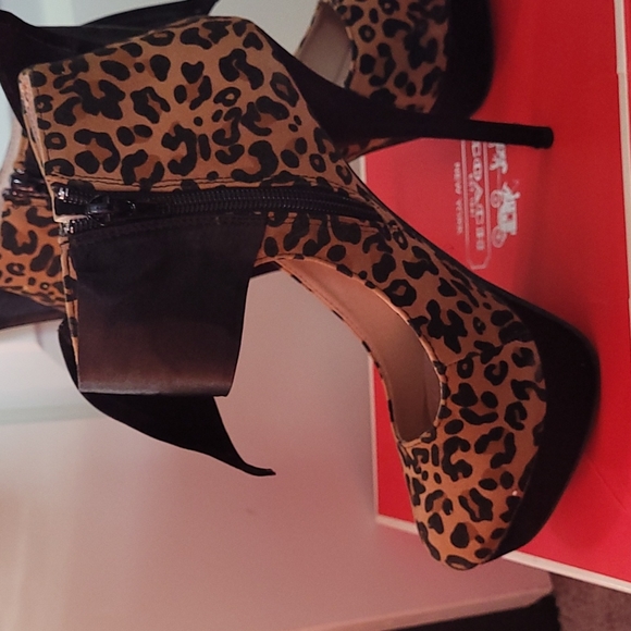 Animal print Heels - Picture 3 of 4